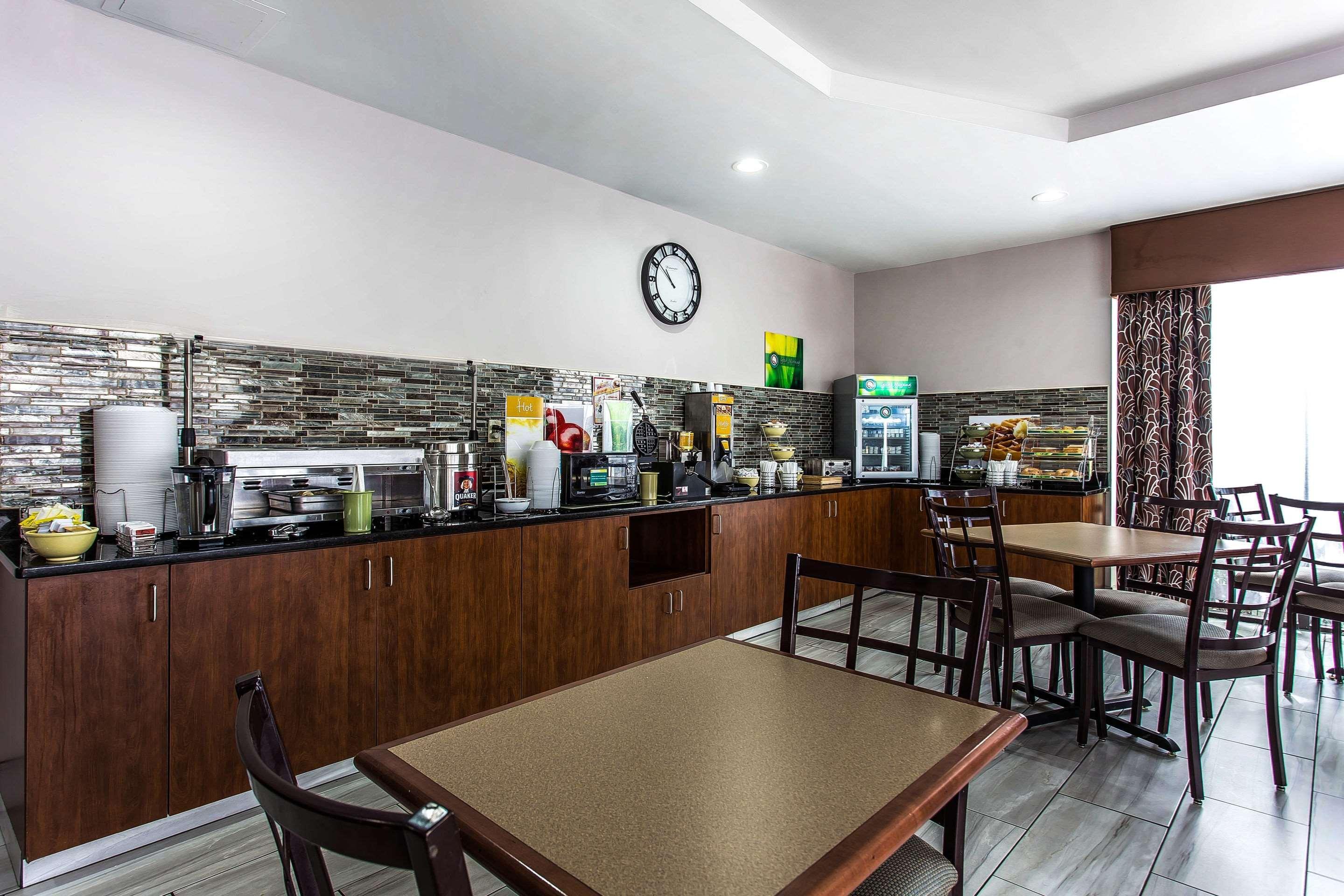 Quality Inn & Suites Orangeburg Ngoại thất bức ảnh