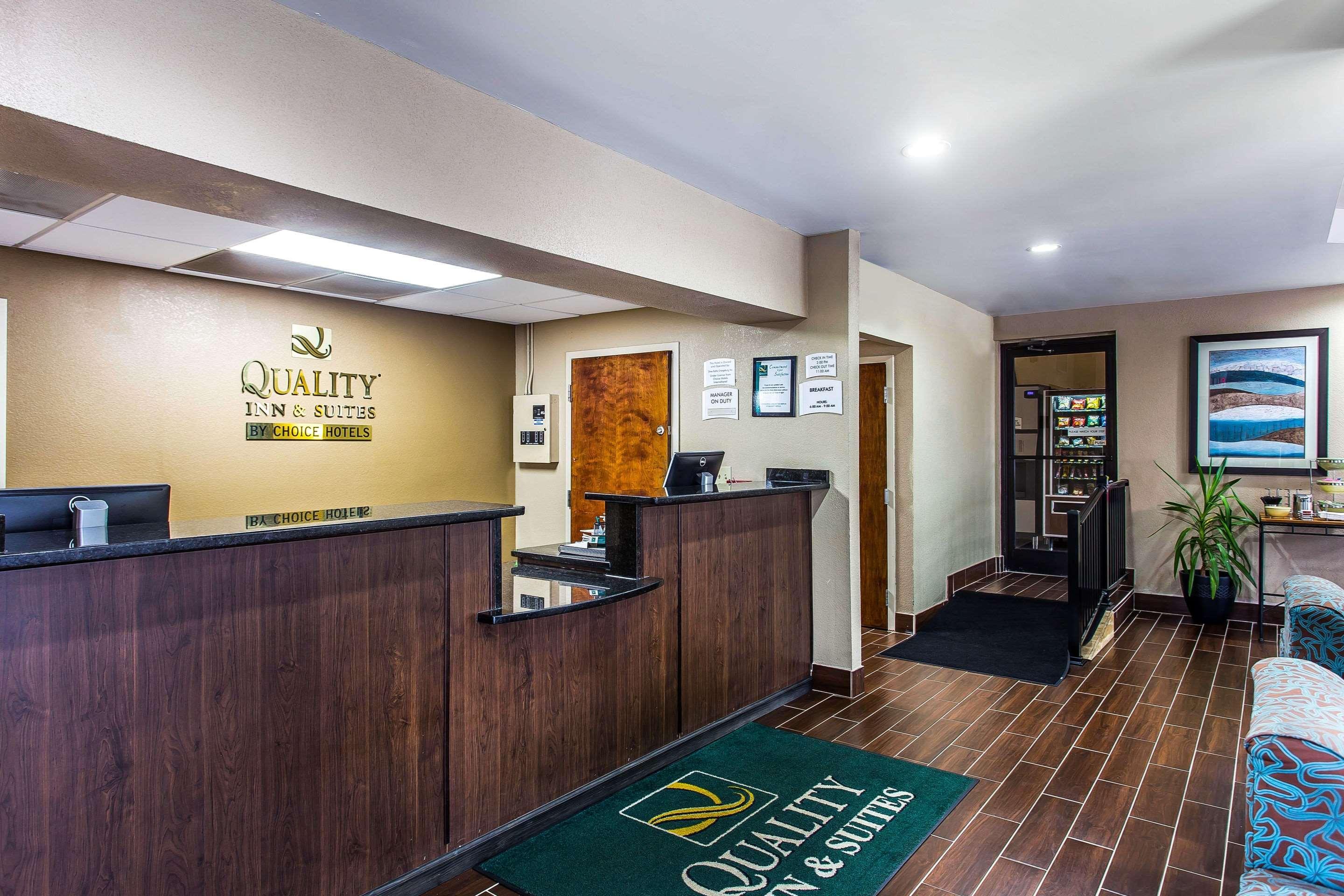 Quality Inn & Suites Orangeburg Ngoại thất bức ảnh