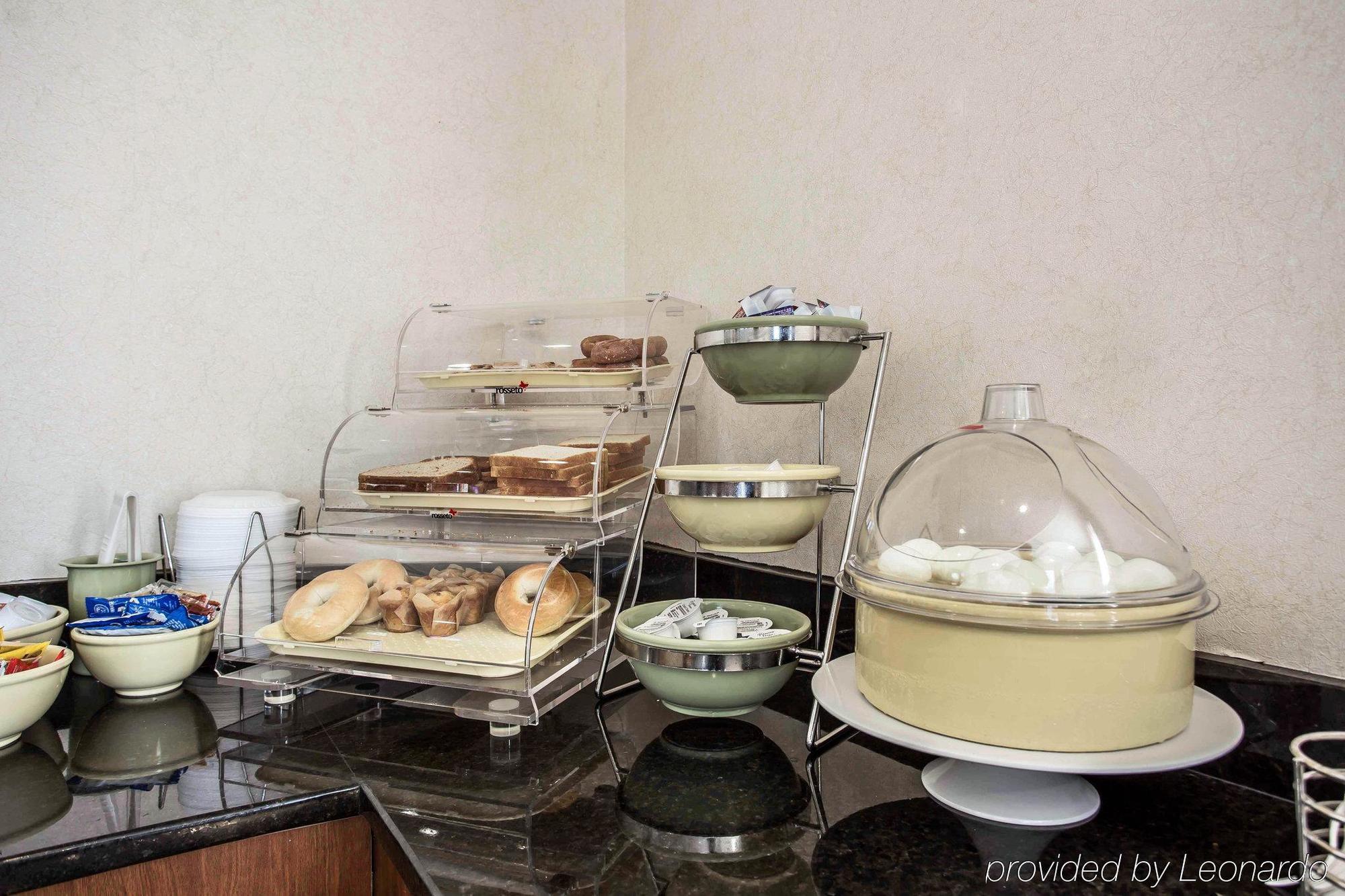 Quality Inn & Suites Orangeburg Ngoại thất bức ảnh