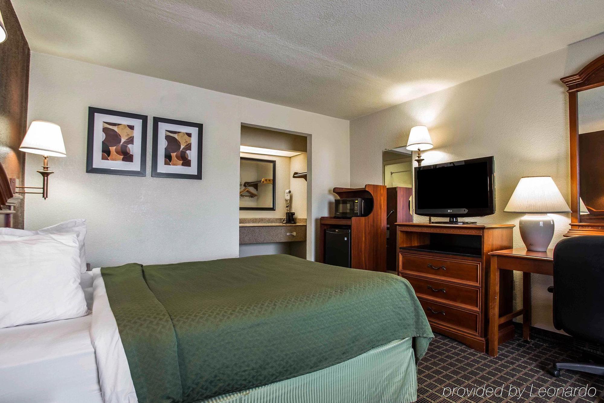 Quality Inn & Suites Orangeburg Ngoại thất bức ảnh