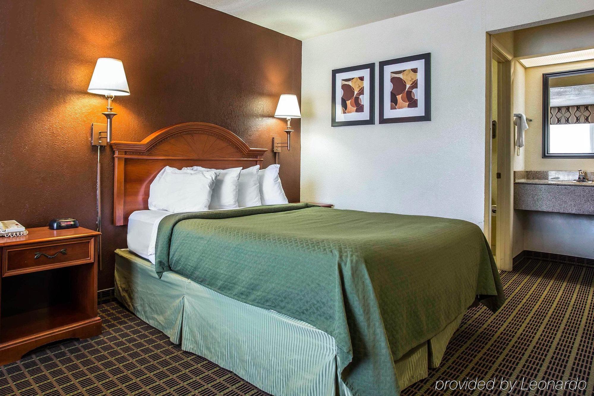 Quality Inn & Suites Orangeburg Ngoại thất bức ảnh