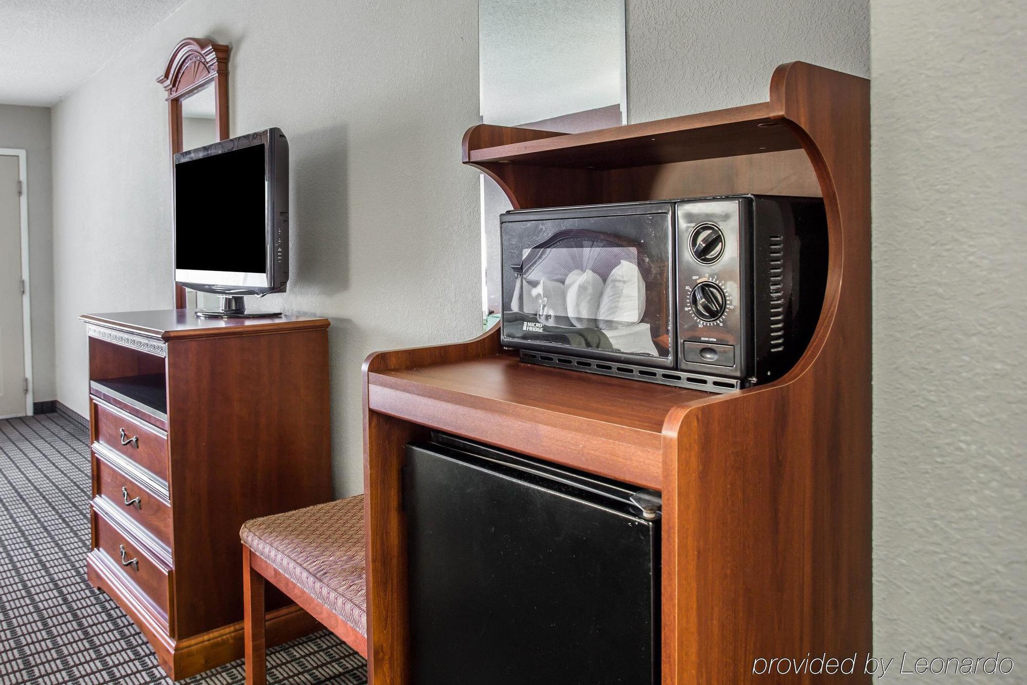 Quality Inn & Suites Orangeburg Ngoại thất bức ảnh