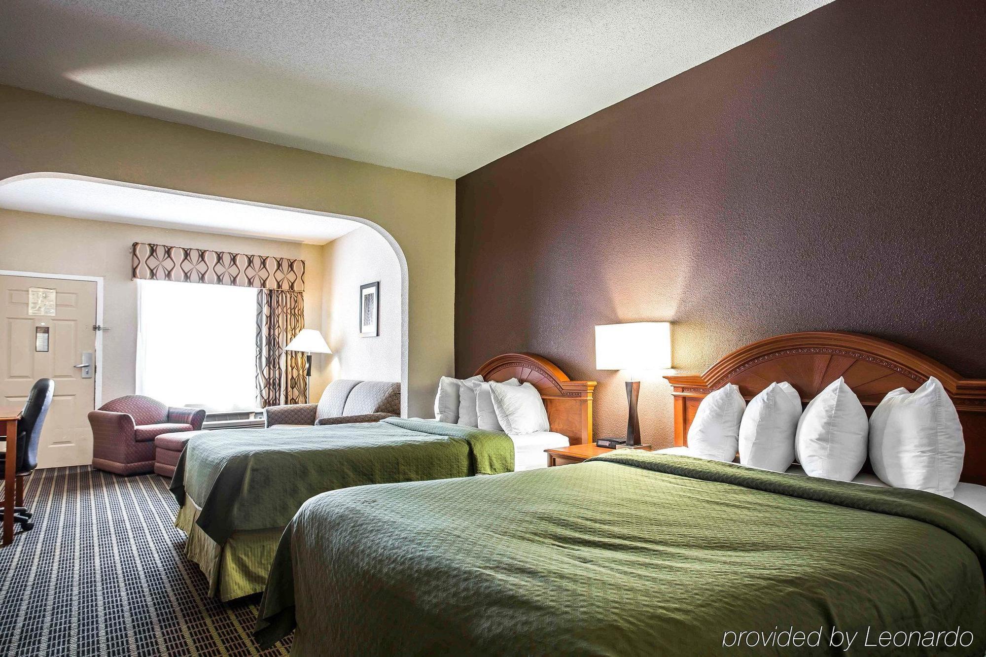 Quality Inn & Suites Orangeburg Ngoại thất bức ảnh