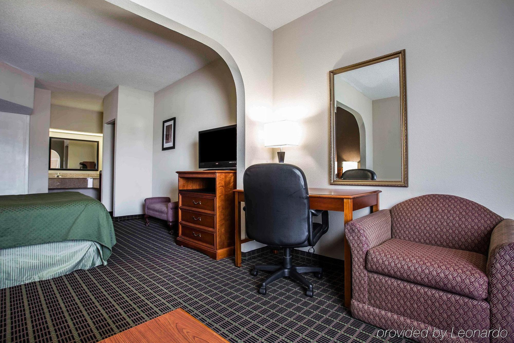 Quality Inn & Suites Orangeburg Ngoại thất bức ảnh