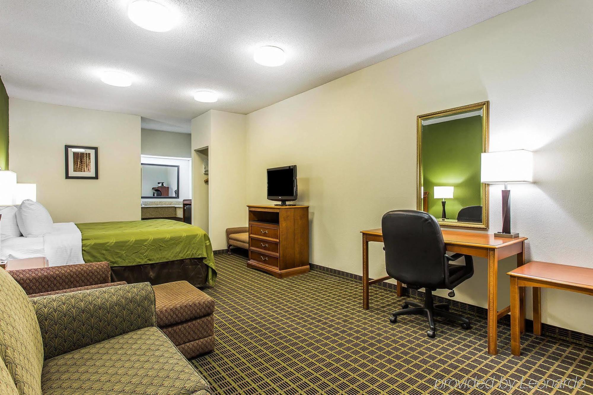Quality Inn & Suites Orangeburg Ngoại thất bức ảnh