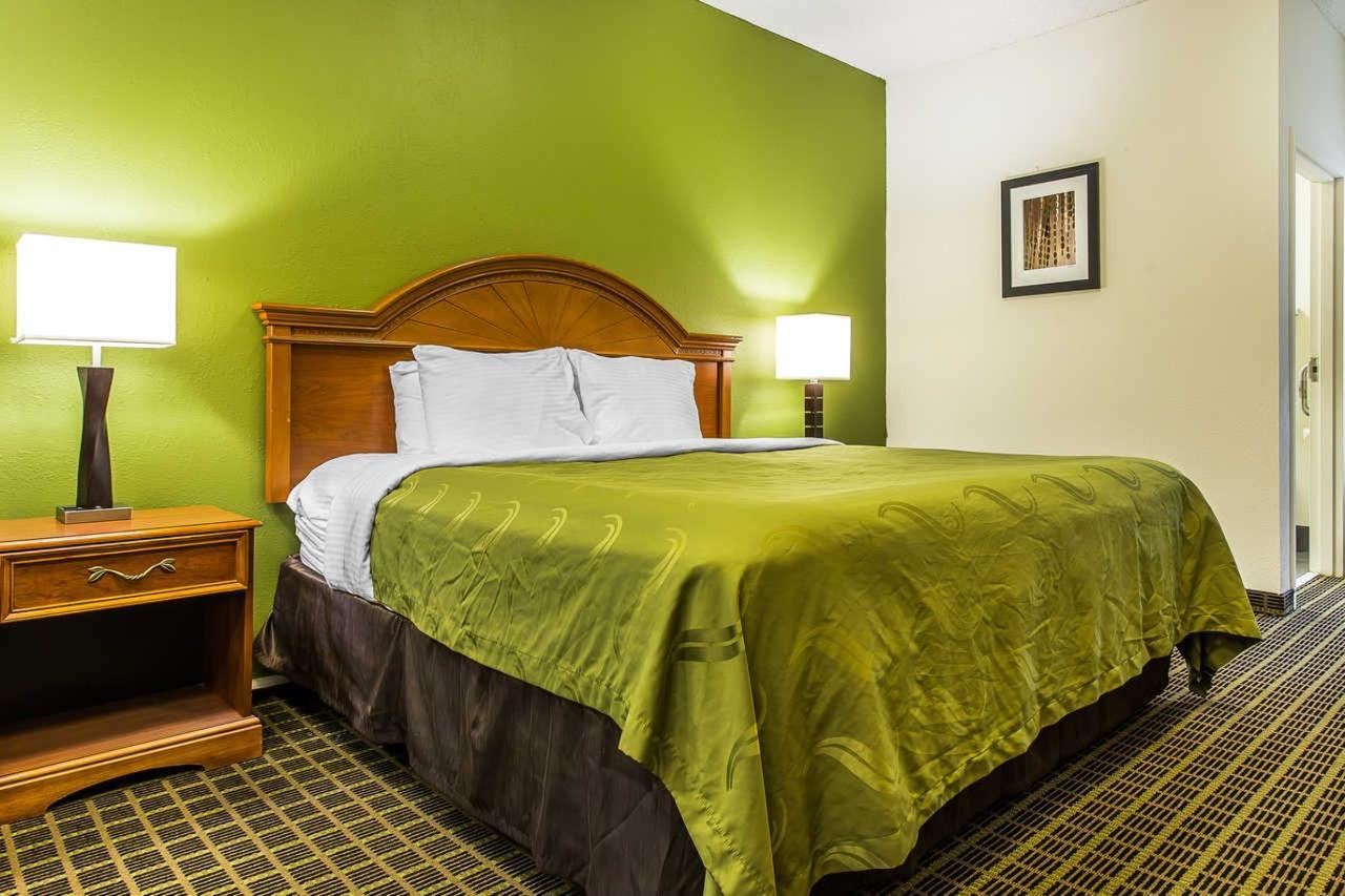 Quality Inn & Suites Orangeburg Ngoại thất bức ảnh