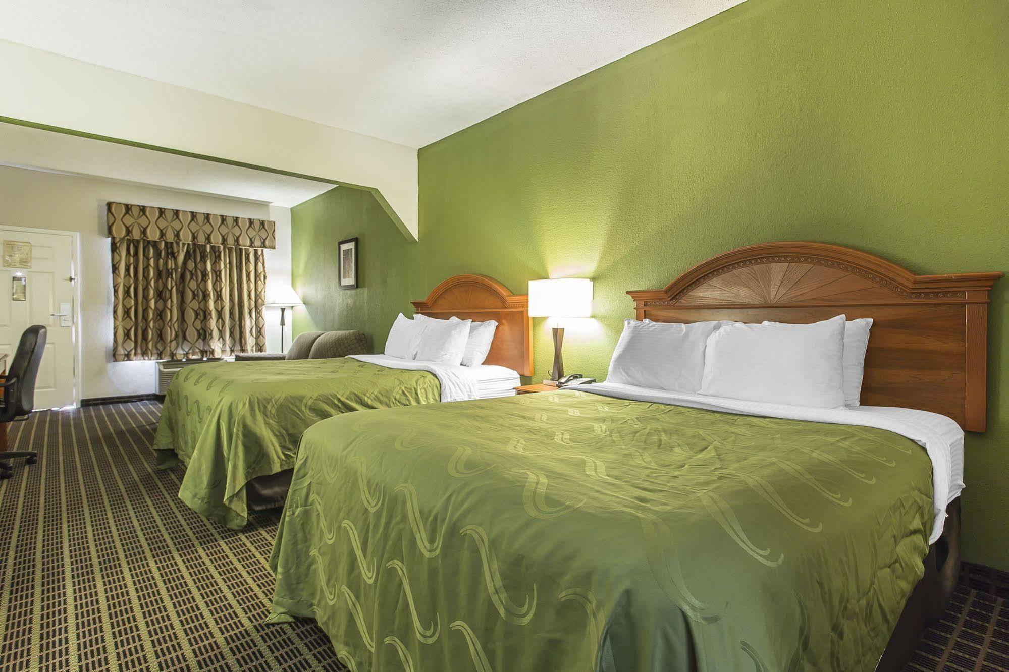Quality Inn & Suites Orangeburg Ngoại thất bức ảnh