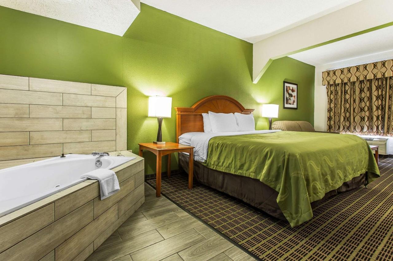 Quality Inn & Suites Orangeburg Ngoại thất bức ảnh